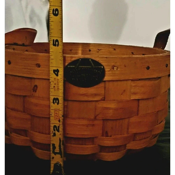 Peterboro Basket Co, Leather Handles Vintage Medium Round 8 in. . - Picture 2 of 7